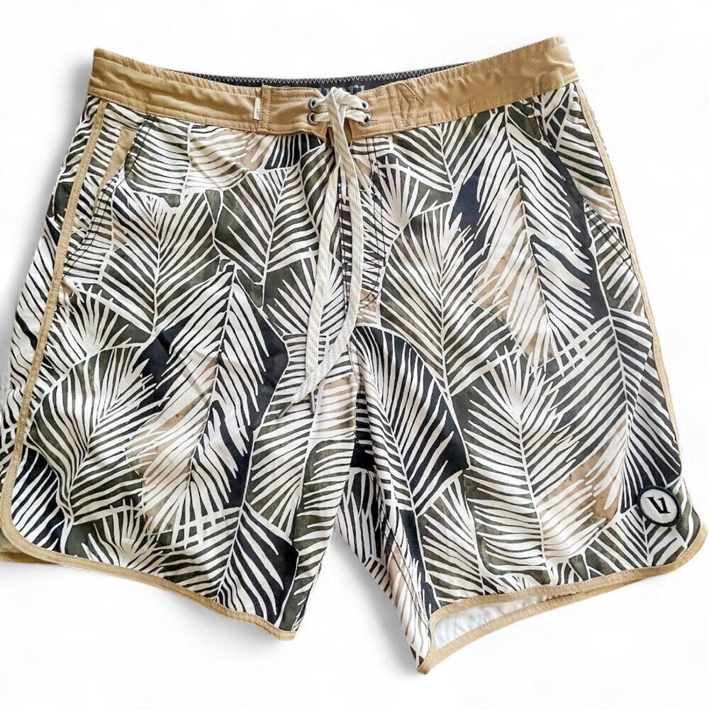 Vuori Men's Cruise Boardshort in Wheat Fronds Size 32